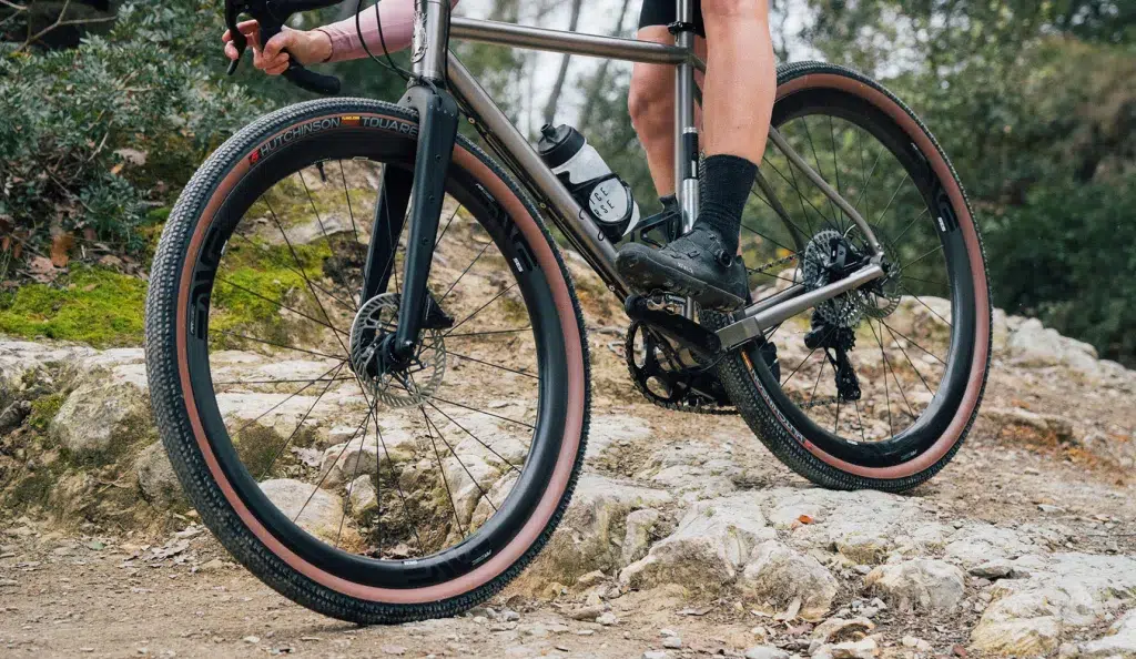50mm vs 43mm gravel tire test