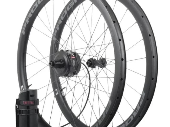 progress jeu de roues gravel e moto airspeed cl disc tubeless.webp