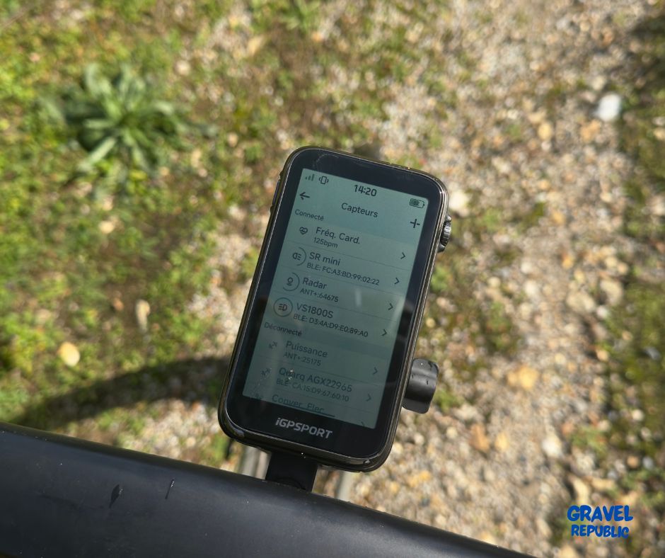Page capteurs du BiNavi Ultra listant le cardio, le radar SR mini et la lampe VS1800S